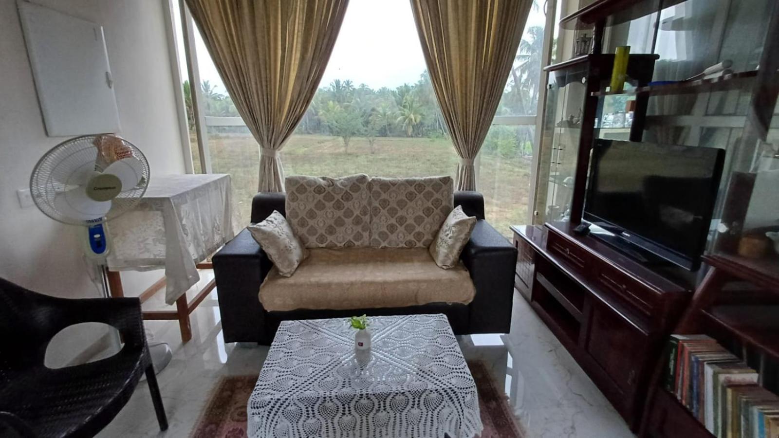 Shi'S Unique & Private 180 Degree Glass House In Pollāchi Exterior foto