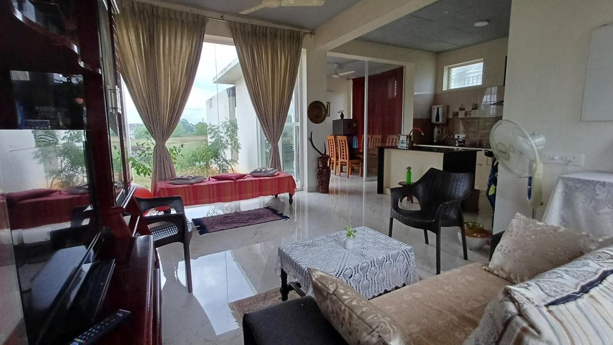 Shi'S Unique & Private 180 Degree Glass House In Pollāchi Exterior foto